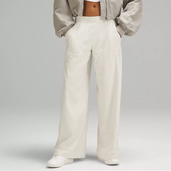 lululemon athletica Pants - Lululemon Swift Mid-Rise Wide-Leg Lightweight Trouser Pant, Bone, Size 10, NWT